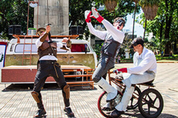 Praça da Bandeira vai receber peça e oficina de teatro hoje