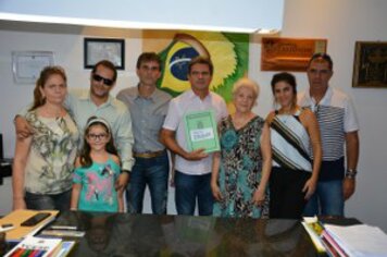 Prefeitura presta homenagem a Hene Kenaifes