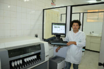 Laboratório municipal recebe 100% de aprovação de programa federal