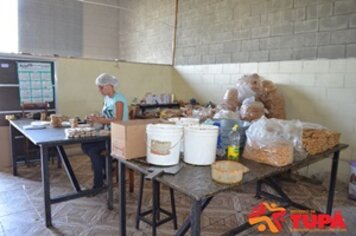 Prefeitura inicia reforma dos barracões destruídos em vendaval