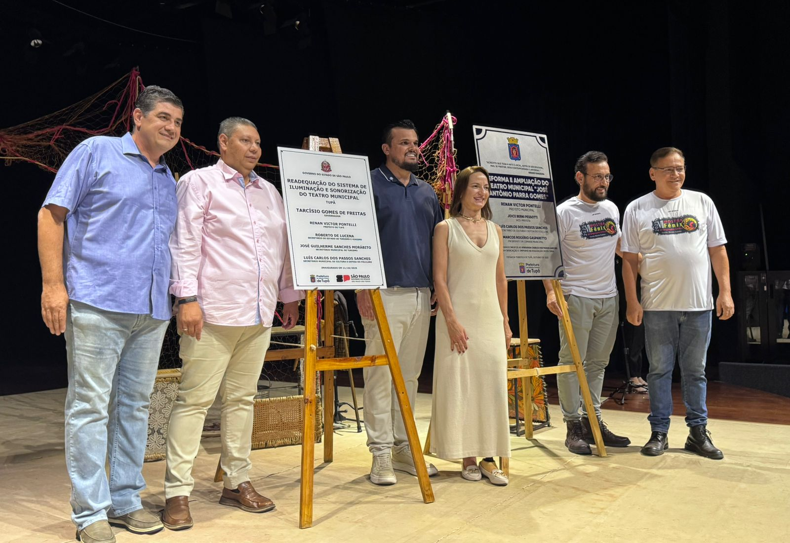 Reaberto, Teatro Municipal tem grande público em festival