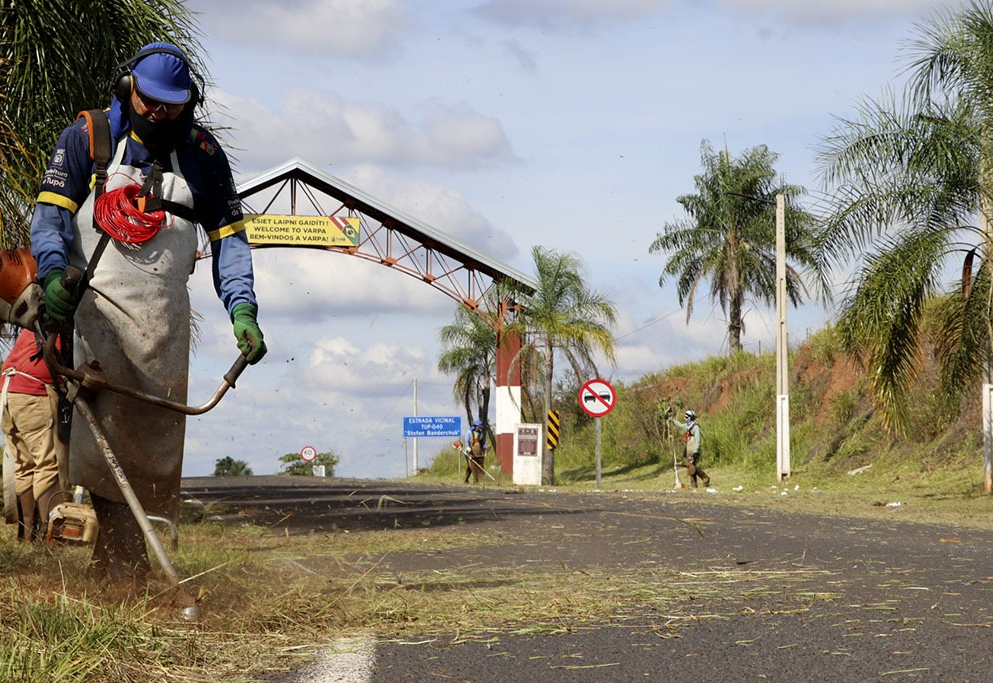 Trabalho de limpeza e manutenção chega ao distrito de Varpa