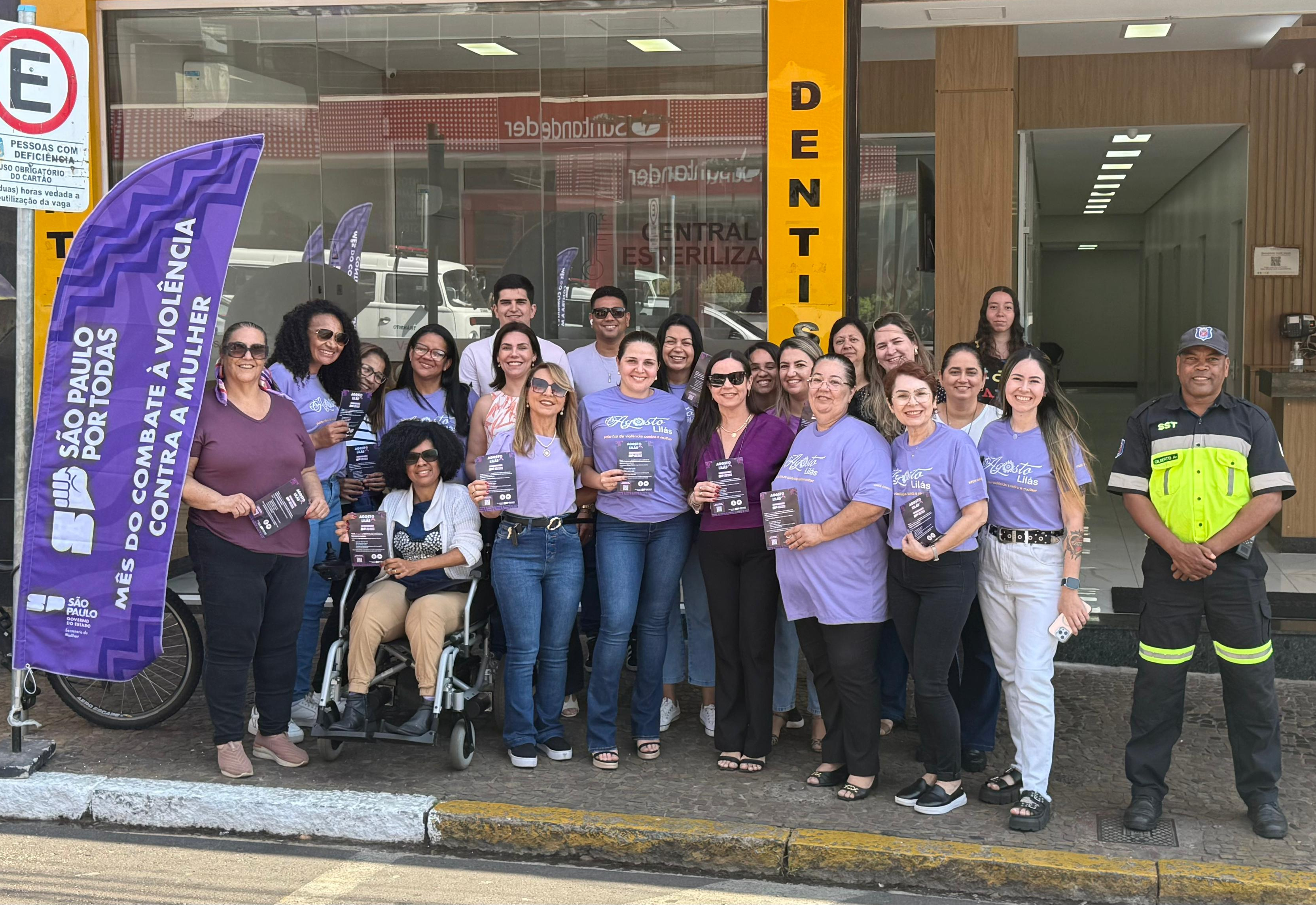 Secretaria de Desenvolvimento Social e Família realiza ação de conscientização sobre o Agosto Lilás