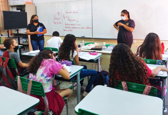 CCZ realiza palestra e atividades com alunos da escola Irene Resina
