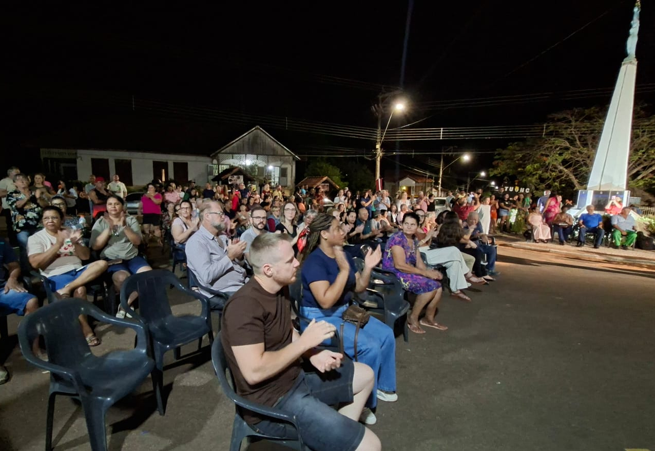 Festa marca os 103 anos de Varpa na Praça do Obelisco