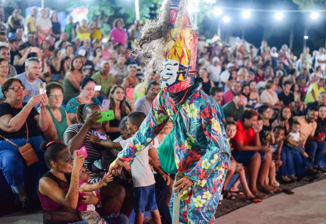 Festa de Reis reúne grande público no espaço “Zé Pretinho”