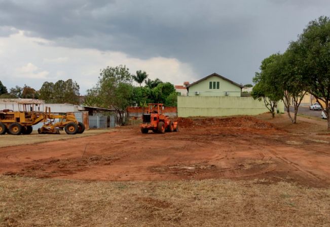 Prefeitura inicia as obras de instalação da Areninha