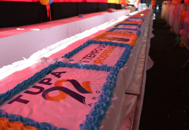 Prefeitura de São Luís oferece bolo de 61 metros a população em