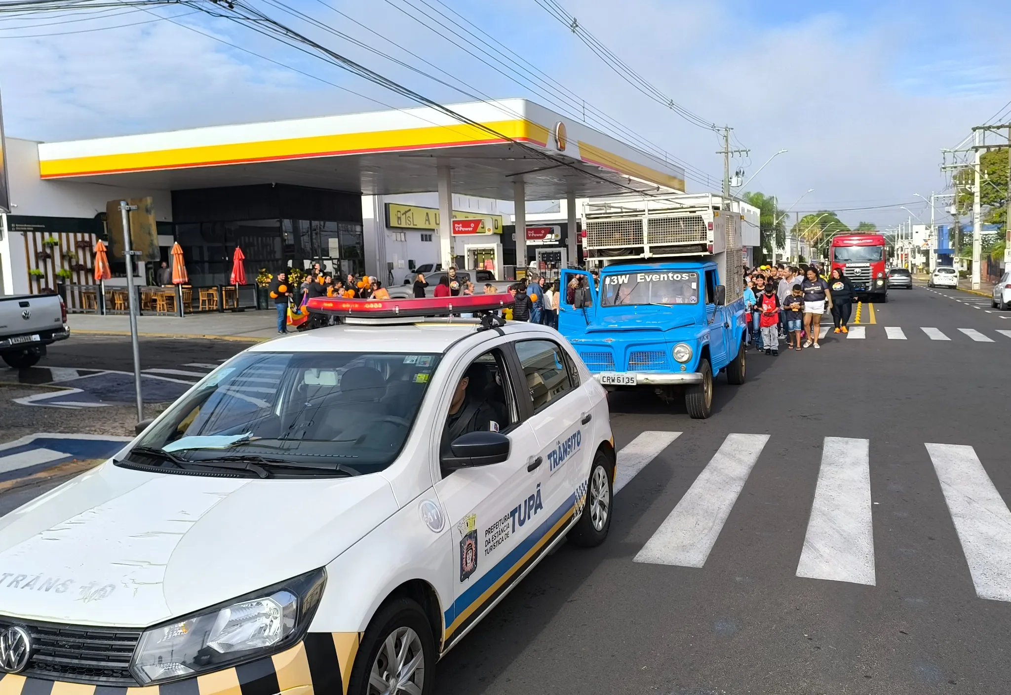 Passeata do “Faça Bonito” reúne centenas de pessoas na avenida Tamoios