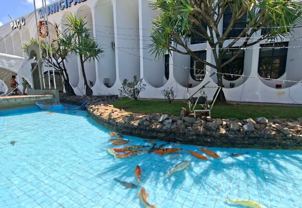 Com reforma finalizada, primeiro tanque do espelho d’água do Paço tem retorno das carpas
