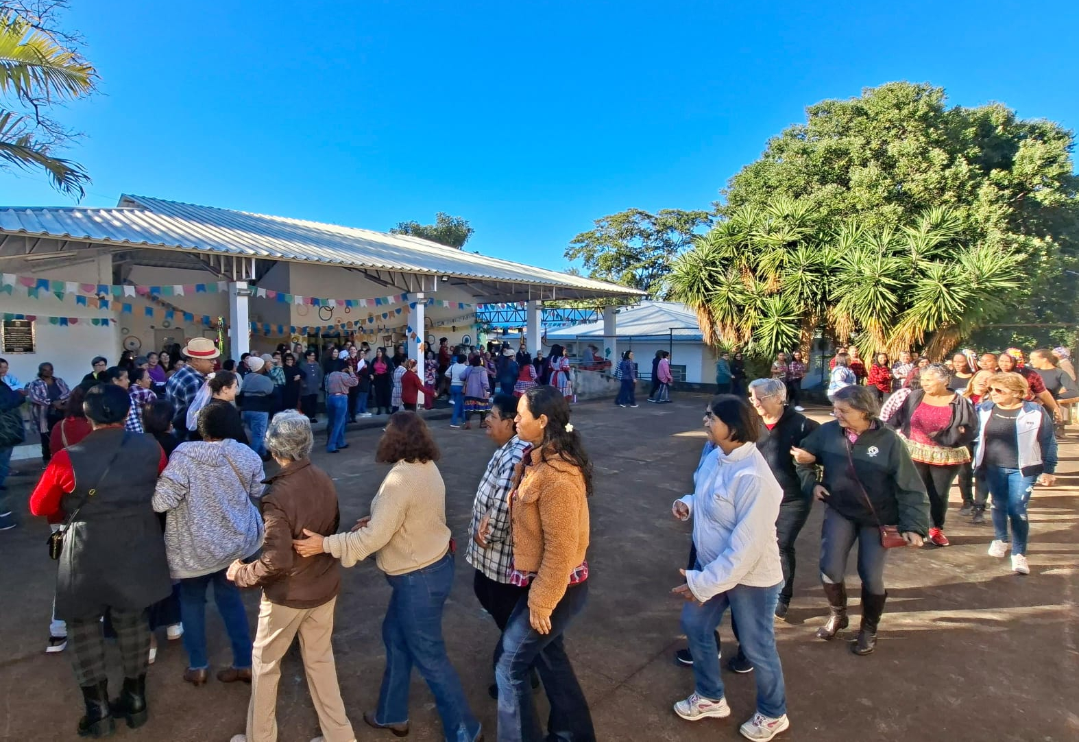 Alunos de projetos da Secretaria de Saúde têm confraternização