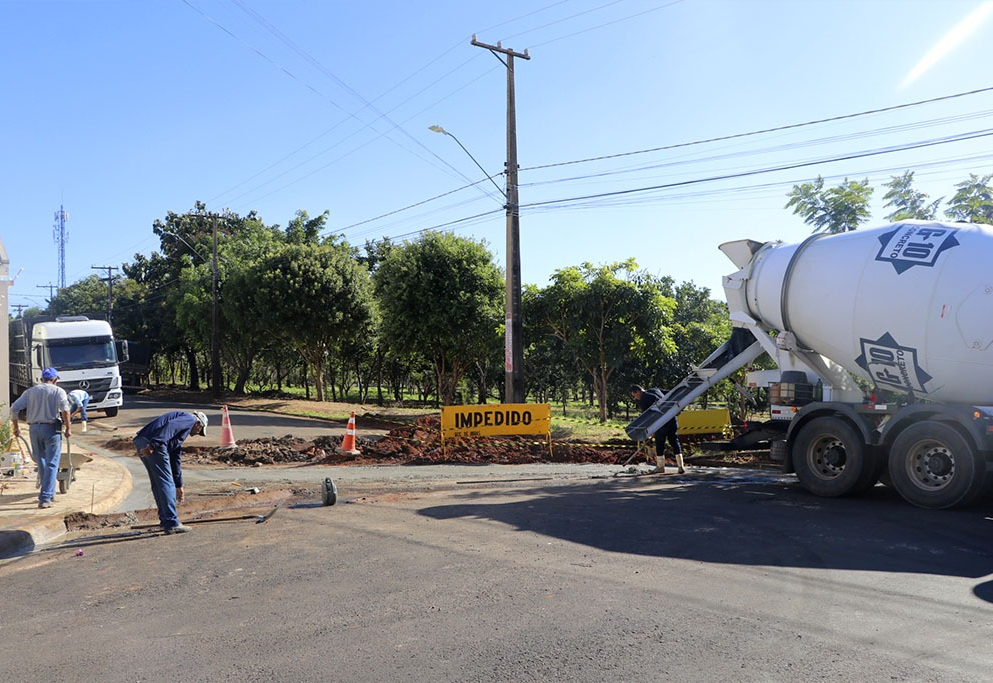 Recuperação da malha viária prossegue toda cidade