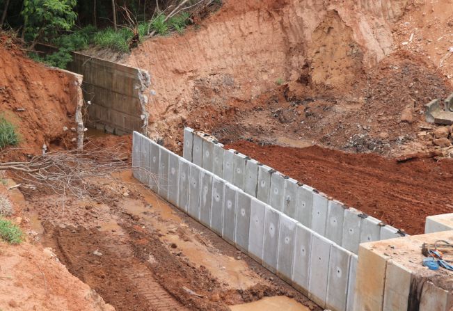 Mesmo em período de chuvas obra da Praça 500 Anos está quase concluída