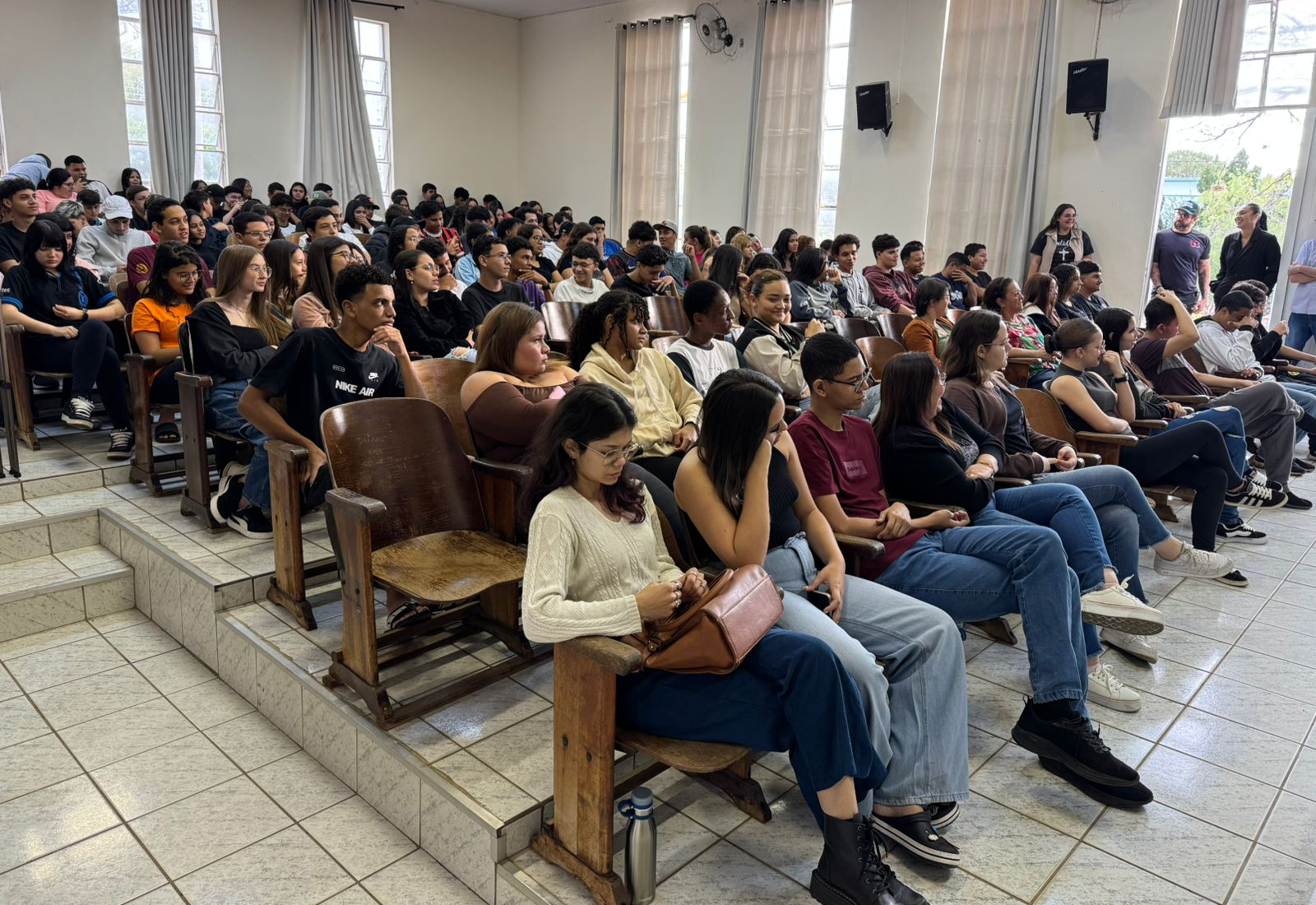 Prefeitura adere a programa de bolsa estágio