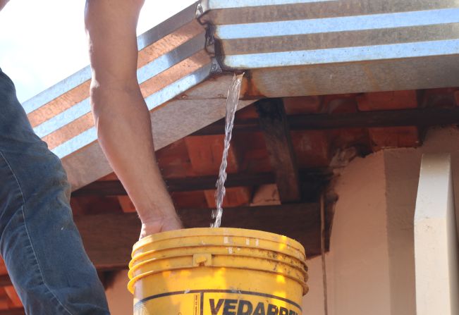 Endemias realiza ação para eliminação de focos de dengue