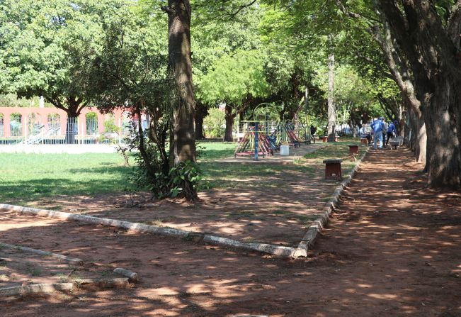 Prefeitura inicia a reforma da praça Anísio Carneiro no Jardim América