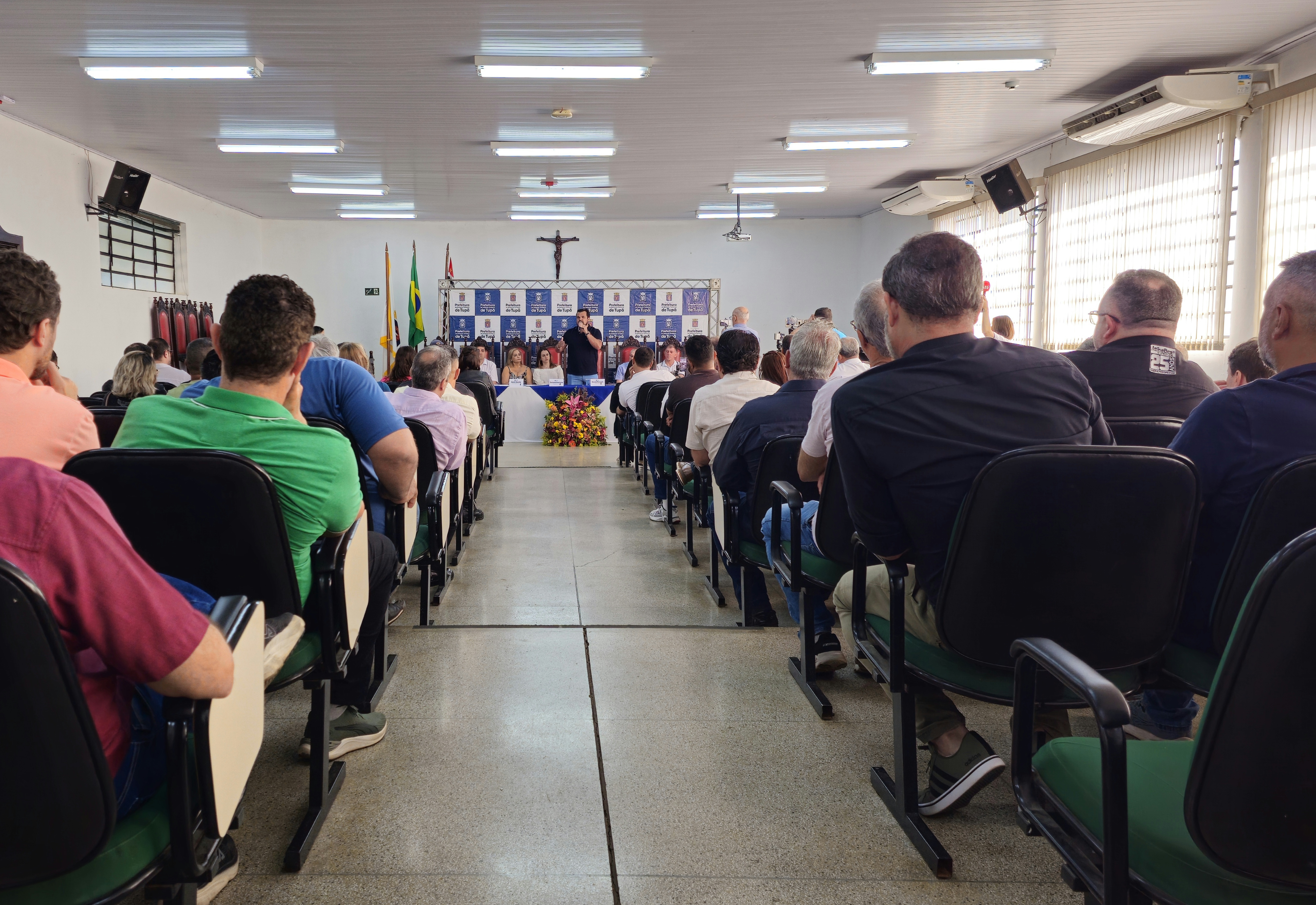 Implantação de zona azul é incentivo ao desenvolvimento econômico, garantem empresários