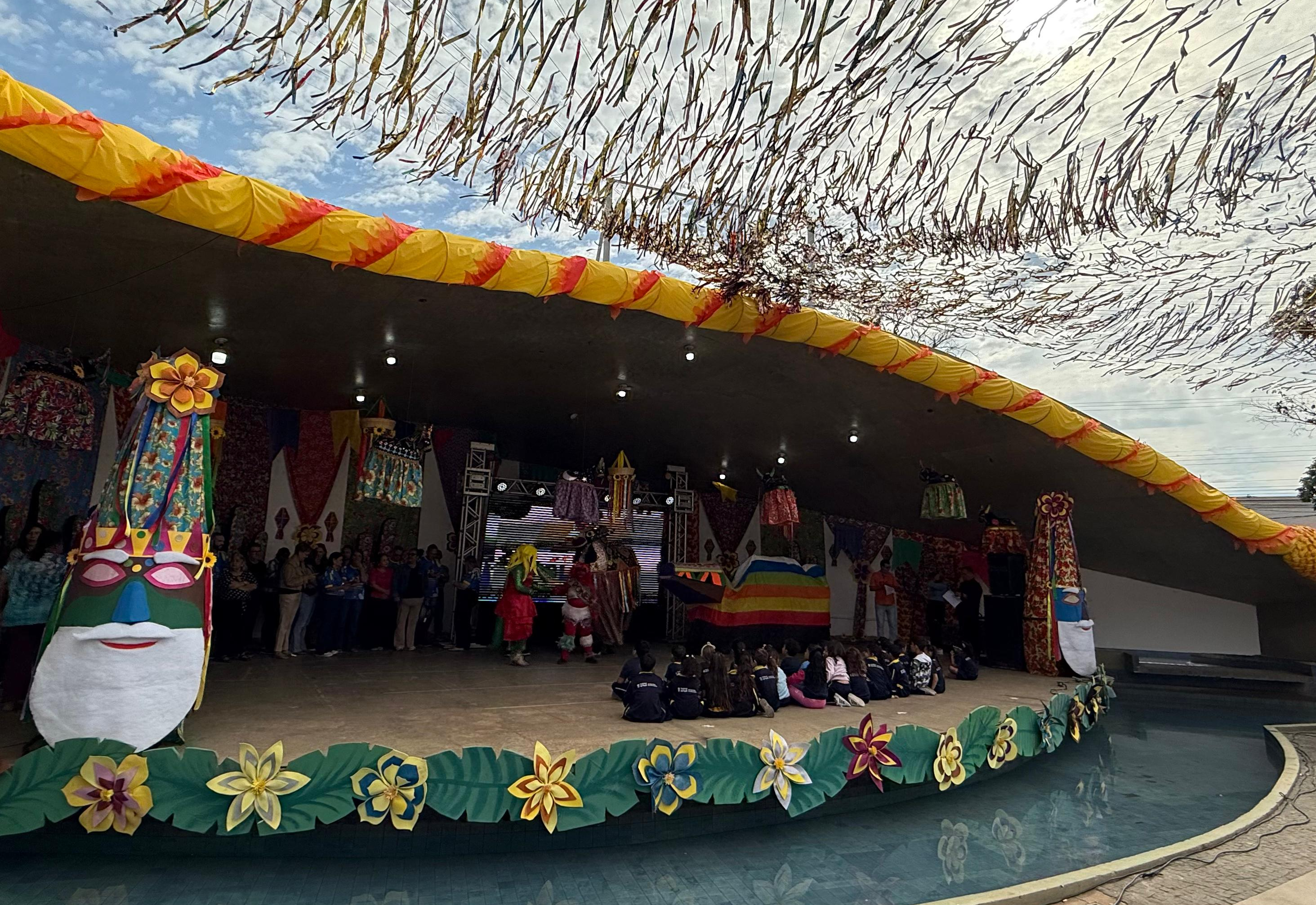 Festival do Folclore é aberto apresentando o melhor da cultura popular às novas gerações