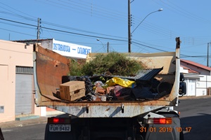 Mutirão de limpeza atende mais dois bairros nesta semana