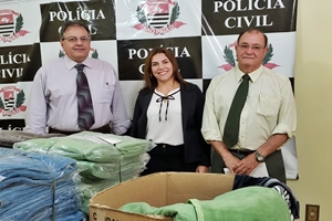 Polícia Civil doa 40 cobertores para Campanha do Agasalho 2019