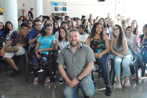 Viagem Literária reúne cerca de 100 pessoas na Biblioteca Municipal