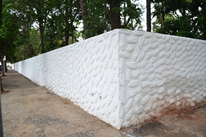 Prefeitura reconstrói muro do Solar