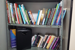 Biblioteca Municipal recebe doação de 100 livros e 2 equipamentos