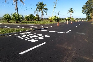 Vicinal Tupã-Parnaso e rua Marília recebem pintura de sinalização