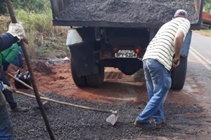 Prefeitura realiza reparos emergenciais na vicinal que liga Tupã a Bastos