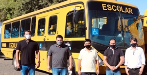 Educação recebe novo ônibus adaptado para a Rede Municipal de Ensino