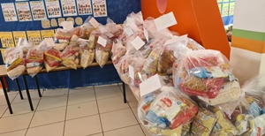 Prefeitura já atende mais de mil famílias por mês com os Kits Alimentação
