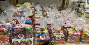 Projeto Força do Bem doa 100 cestas de bolachas para assistidos pela Semas