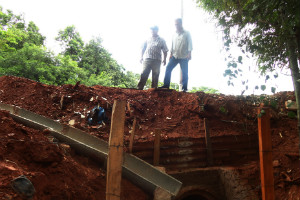 Prefeitura de Tupã faz manutenção no sistema de captação de água no trecho da Av. Eduardo Gomes