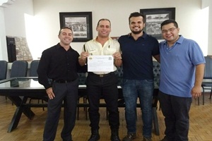 Agentes de trânsito recebem certificado do curso de Atualização