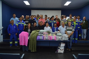 Sabesp doa 60 cobertores novos para Campanha do Agasalho 2017