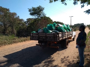 Prefeitura realiza limpeza na Vicinal São Gonçalo