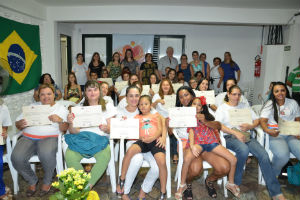 Polo da Beleza forma quarta turma em mais quatro cursos
