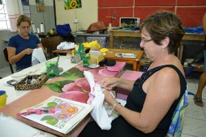 Escola Profissionalizante ajuda alunos a ampliar renda familiar