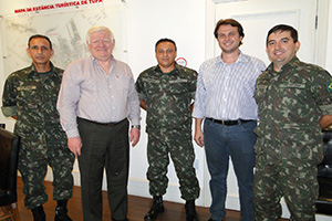 Gaspar recebe visita do tenente-coronel Carioca;* chefe da 6ª CSM de Bauru