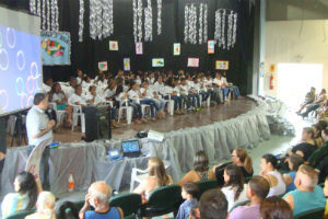Apresentações musicais abrilhantam a formatura da Escola João Geraldo Iori