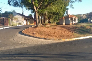 Secretaria realiza alargamento da rua José Molica