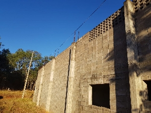 Prefeitura assina contrato para retomada da obra do Ginásio de Varpa