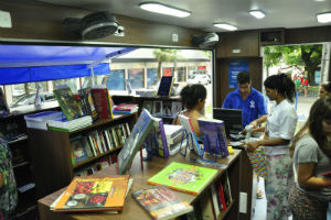 Tupã recebe durante os dias 27 à 31 de outubro;* Livraria Unesp Móvel