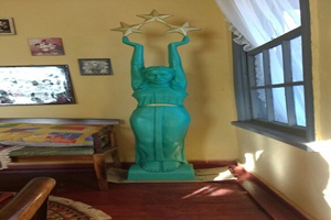 Varpa recebe réplica do Monumento da Liberdade da Letônia