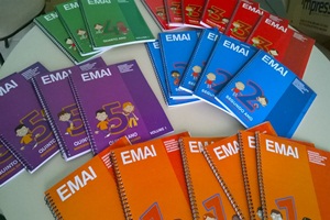 Prefeitura entrega materiais para ensino de matemática para escolas municipais