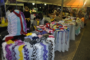Artesãos passam a contar com tendas em eventos culturais do município