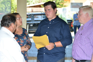 Deputado Cauê Macris visita centro comunitário de Parnaso;* reformado com emenda parlamentar