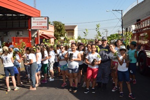 Dia da Árvore é comemorado com caminhada e distribuição de mudas