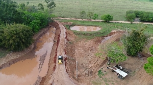 Prefeitura recupera nascentes e galerias pluviais próximo à Rodovia SP-294