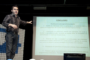 XV Fórum de Debates aborda hoje sucessão familiar e franchising